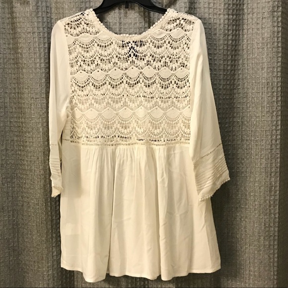 Karen Kane Tops - Cream colored eyelet peasant top!